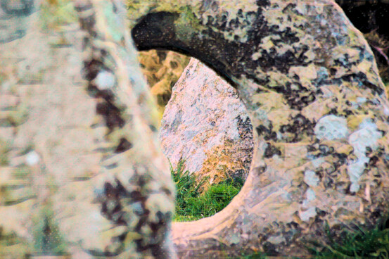 The Mȇn an Tol