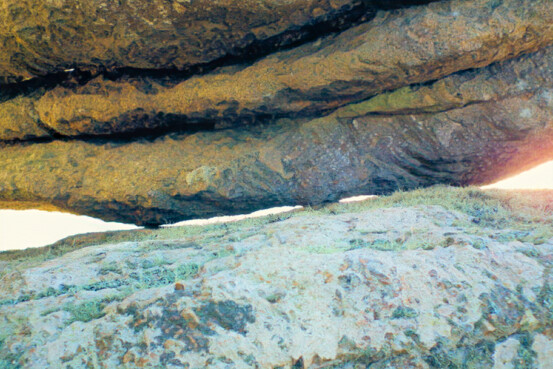 Delicately balanced boulder near Pordenack Point