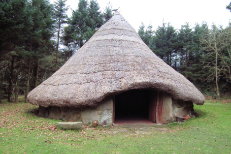 The reconstructed iron age roundhut at Bodrifty